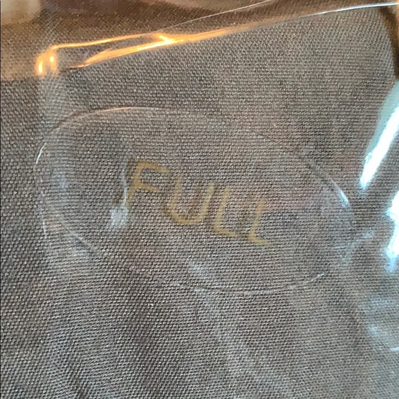 Full Size- grey ruffled bed skirt - nwt - Picture 4 of 4